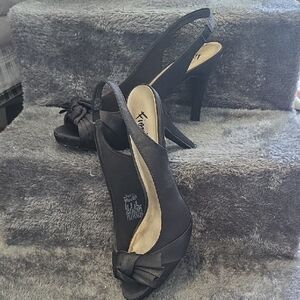 FIONI Clothing Black Heels Elegant Design